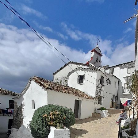 Estudio Con Encanto Ubrique Wifi Luaran gambar